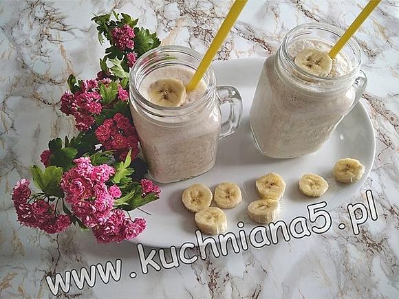 Koktajl z mleczka kokosowego i banana