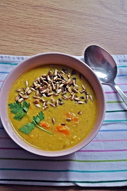 Zupa z czerwoną soczewicą curry i mlekiem kokosowym