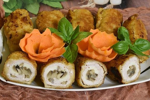 Roladki z pieczarkami i mozzarellą