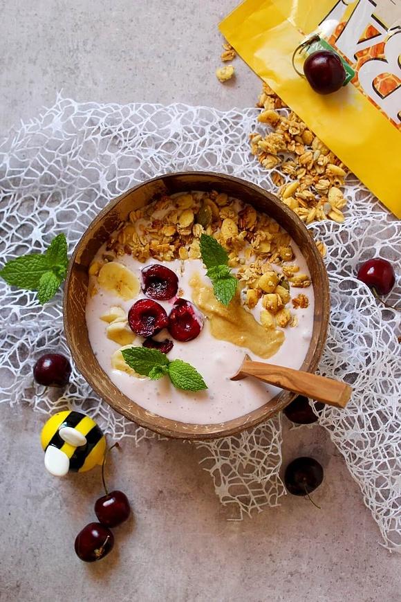 Letnie smoothie bowl
