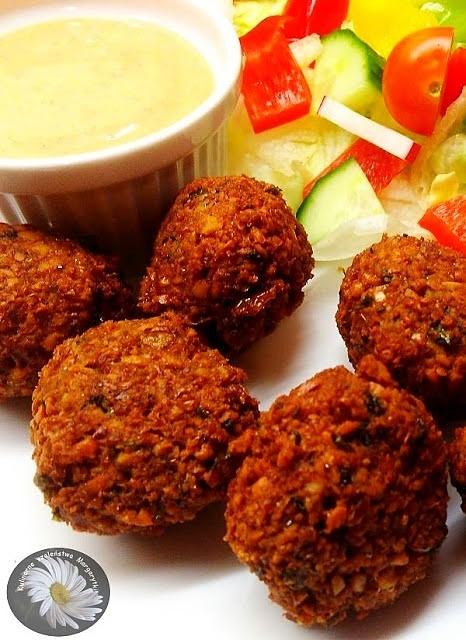 Falafel z ciecierzycy — pikantne kotleciki
