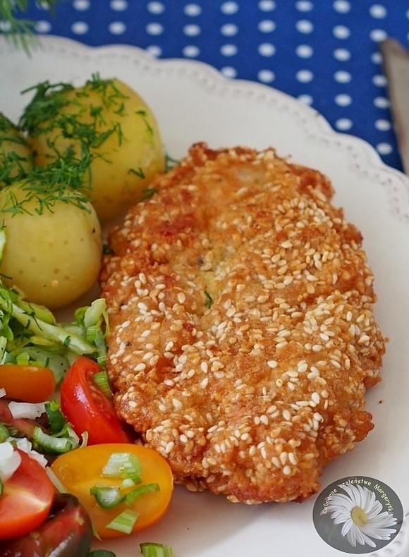 Filet z kurczaka z musztardą w panierce sezamowo-cieciorkowej z chili