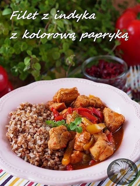 Filet z indyka z kolorową papryką