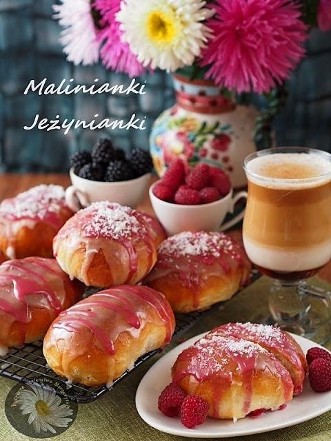 Malinianki i jeżynianki – pyszne bułeczki drożdżowe z owocami