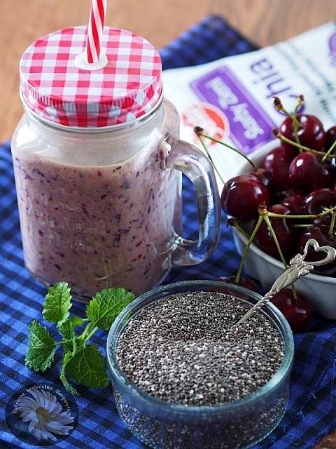 Koktajl borówkowo-bananowo-czereśniowy z chia