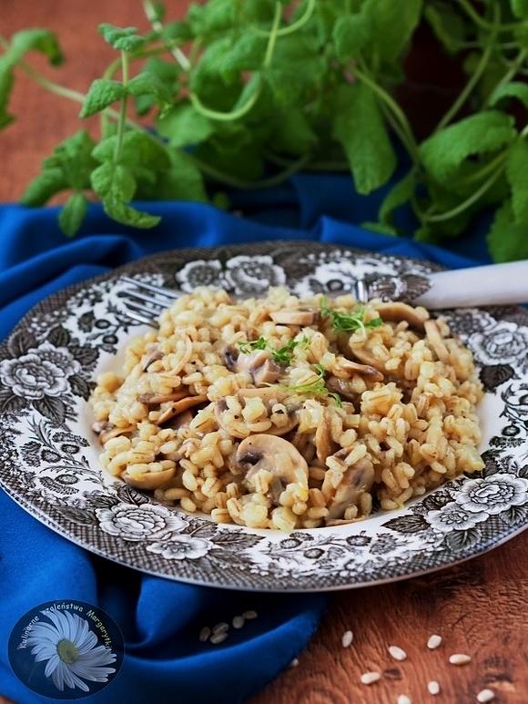 Orzotto z pieczarkami czyli pęczak na sposób risotto