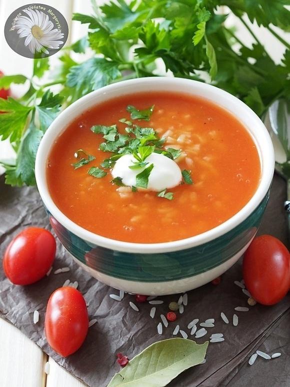 Zupa pomidorowa ze świeżych pomidorów