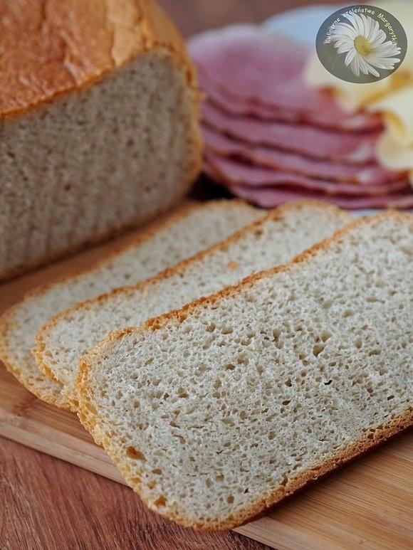 Chleb pszenny z oliwą na drożdżach