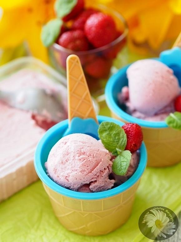 Lody truskawkowe na mleku w proszku