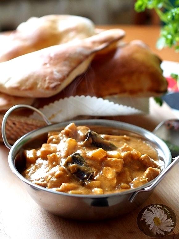 Curry z indyka w sosie kokosowym z ananasem