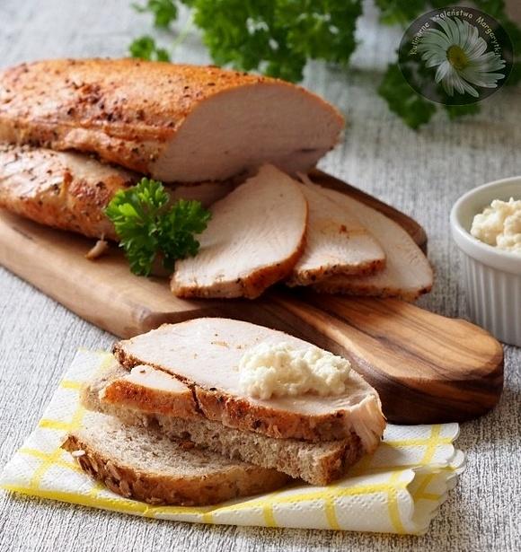 Pieczony filet z indyka do chleba