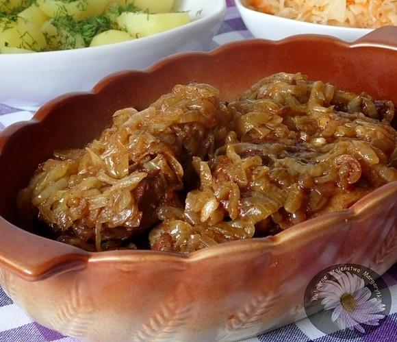 Karkówka z piekarnika z duszoną cebulą
