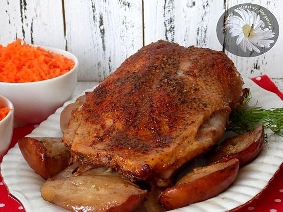 Pierś z gęsi pieczona z gruszkami