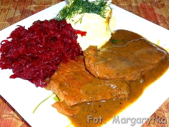 Sznycle cielęce lub wieprzowe w sosie z suszonych borowików