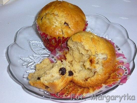 Muffinki cappuccino z bananami i groszkami czekoladowymi