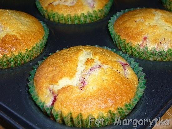 Muffinki z truskawkami na światowy dzień muffina