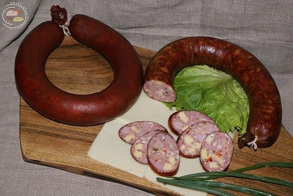 Kiełbasa pikantna z serem