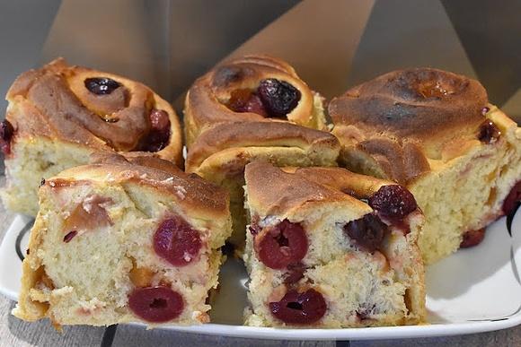 Ciasto drożdżowe z czereśniami