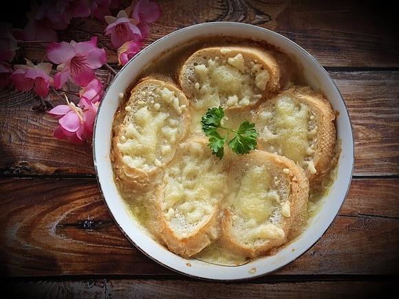 Zupa cebulowa