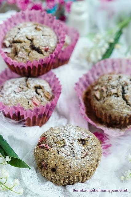 Bezglutenowe muffinki z rabarbarem