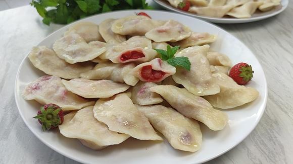 Pierogi z truskawkami