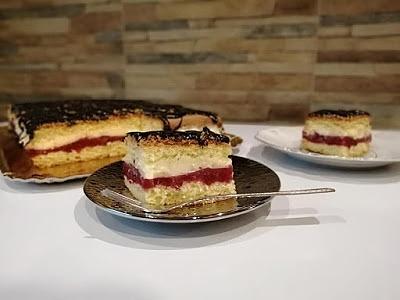 Ciasto mus truskawkowy