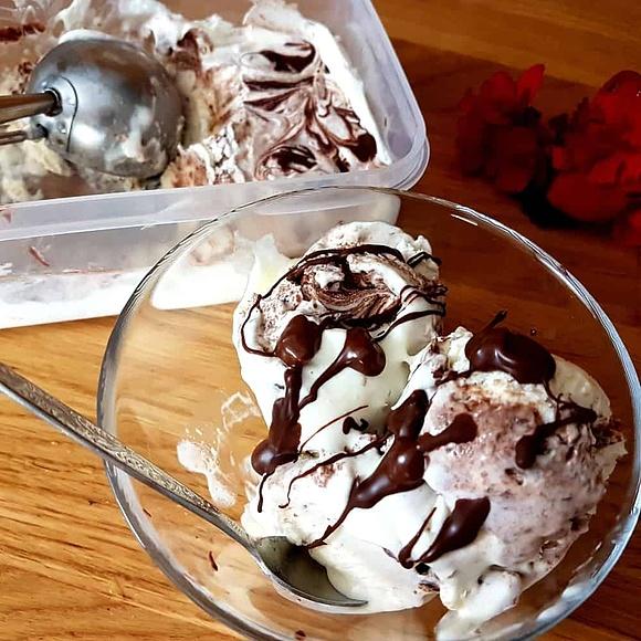 Domowe lody bez maszynki z 3 składników