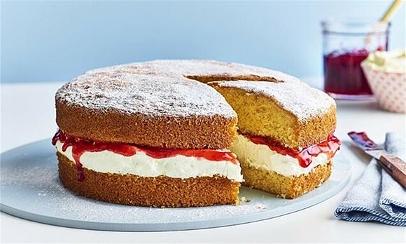 Celebryci na słodko - Victoria sponge cake
