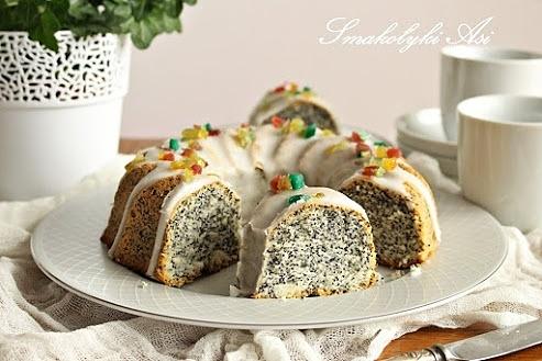 Makowa babka na białkach