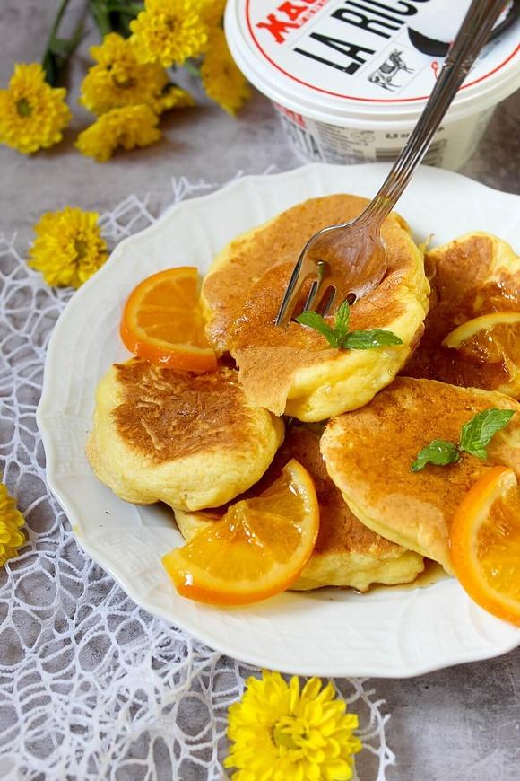 Puszyste placuszki z serka ricotta
