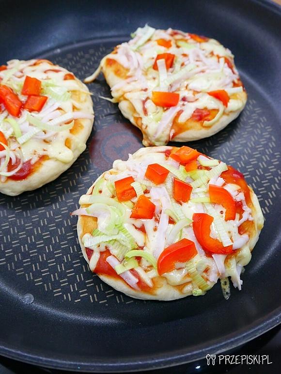 Pizzerinki z patelni szybka przekąska
