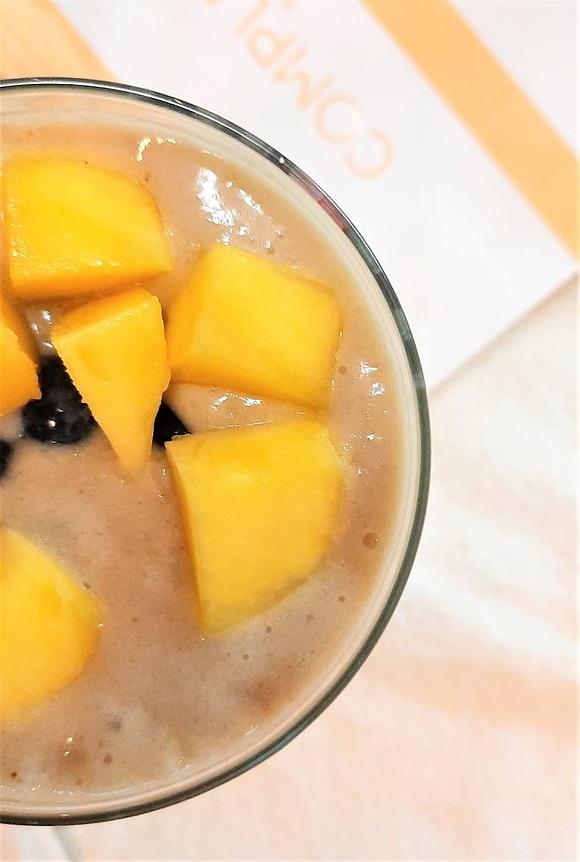 Szejk mango z bananem i błonnikiem – zdrowy napój bez pieczenia