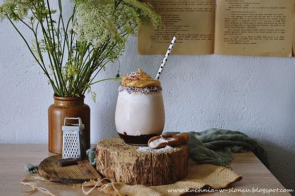 Bounty Dalgona Coffee