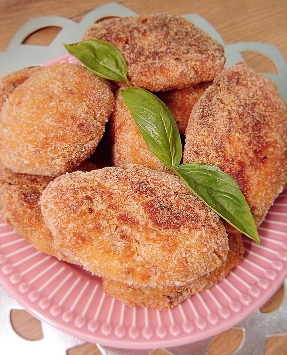 Kotlety mielone z chrzanem i ketchupem