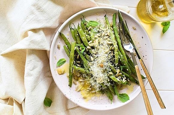 Fasolka szparagowa z parmezanem