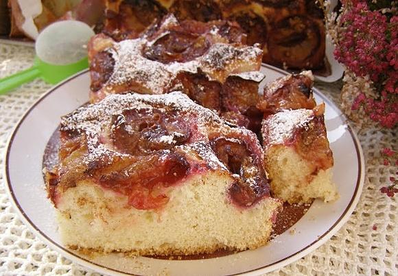 Pyszna śliwkowa drożdżówka