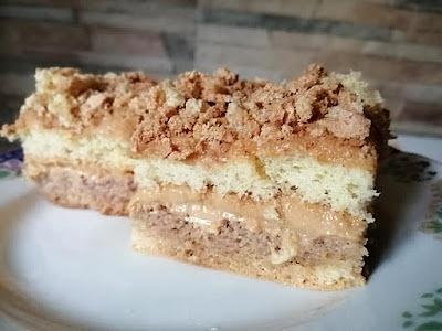 Ciasto słodziak z kremem orzechowym i kajmakiem
