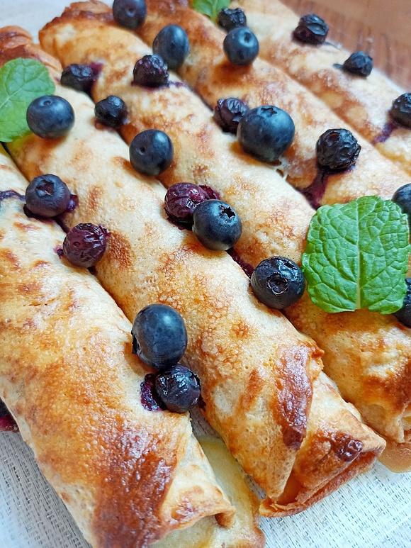 Naleśniki zapiekane z mascarpone i borówkami