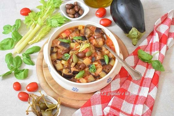 Włoska caponata – warzywny gulasz z bakłażanem