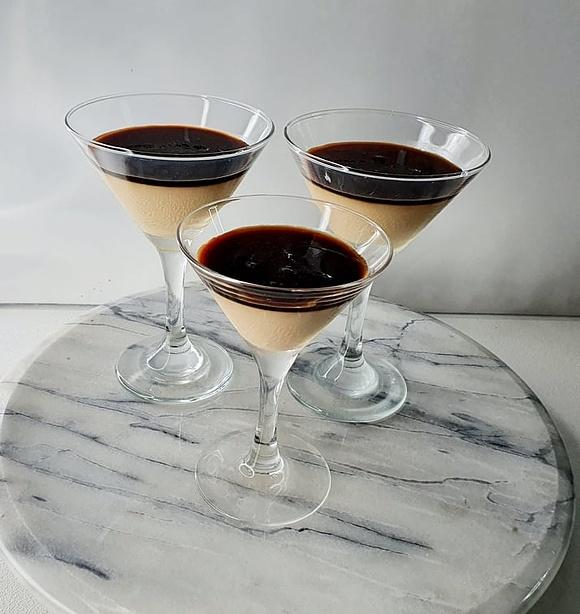 Kawowa panna cotta z kawowym syropem