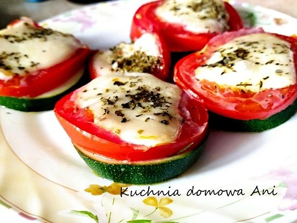 Cukinia zapiekana z pomidorem i mozzarellą