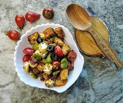 Sałatka z bobem i mozzarellą