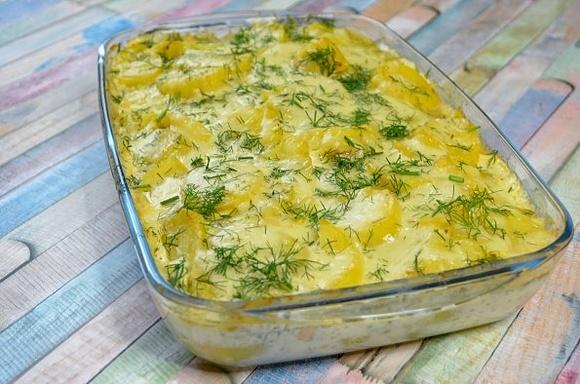 Zapiekanka z łososiem i ziemniakami