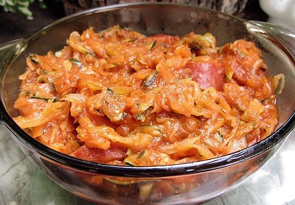 Bigos z cukinii i białej kapusty