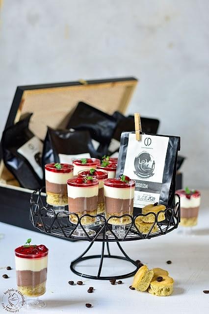 Deserowe latte z frużeliną wiśniową