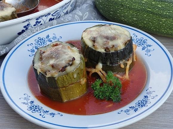 Zapiekane faszerowane cukinie