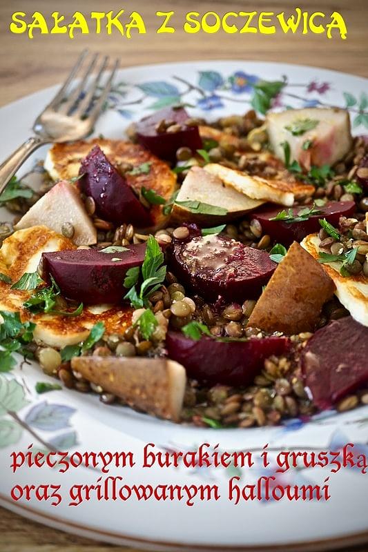 Sałatka z soczewicą pieczonym burakiem i grillowanym halloumi