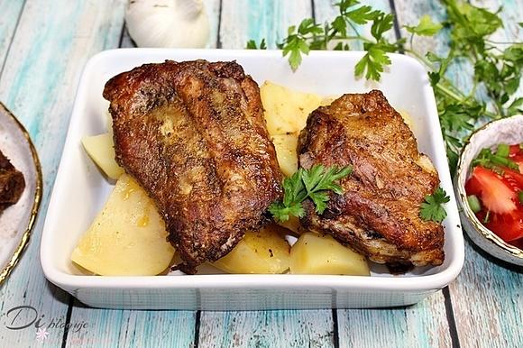 Żeberka pieczone w rękawie