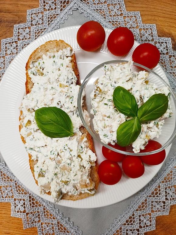Twarożek z pieczarkami marynowanymi