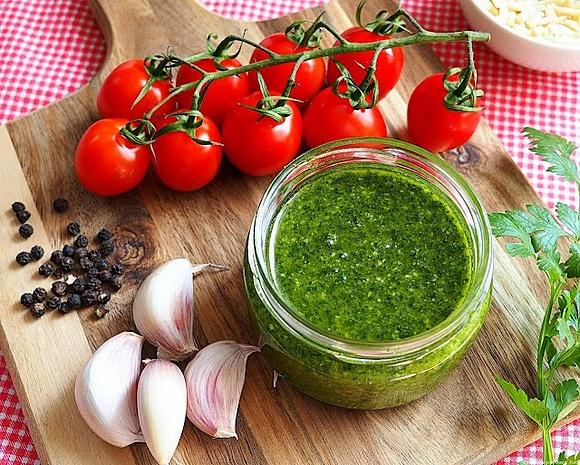 Pesto z pietruszki